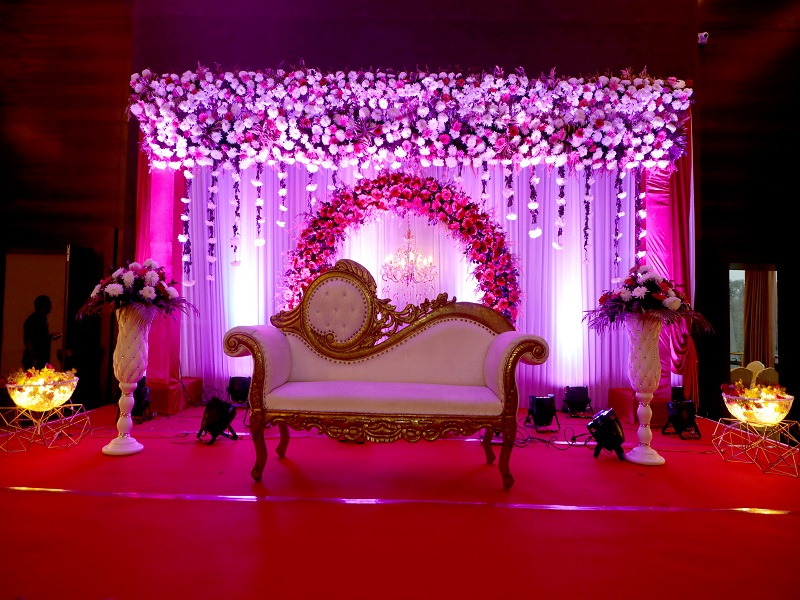 Shaadiswala - Ring Ceremony Stage decor ❤️ #peachcolorlove #elegantdecor  #decentdecor #newcreation #rokaspecial #memorabletime #lovethedecor  #lovetheambiance #happyclients #teamshaadiswala | Facebook